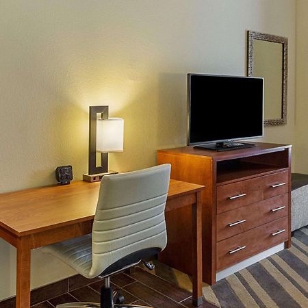 Comfort Suites Near Tanger Outlet Mall Gonzales Ngoại thất bức ảnh