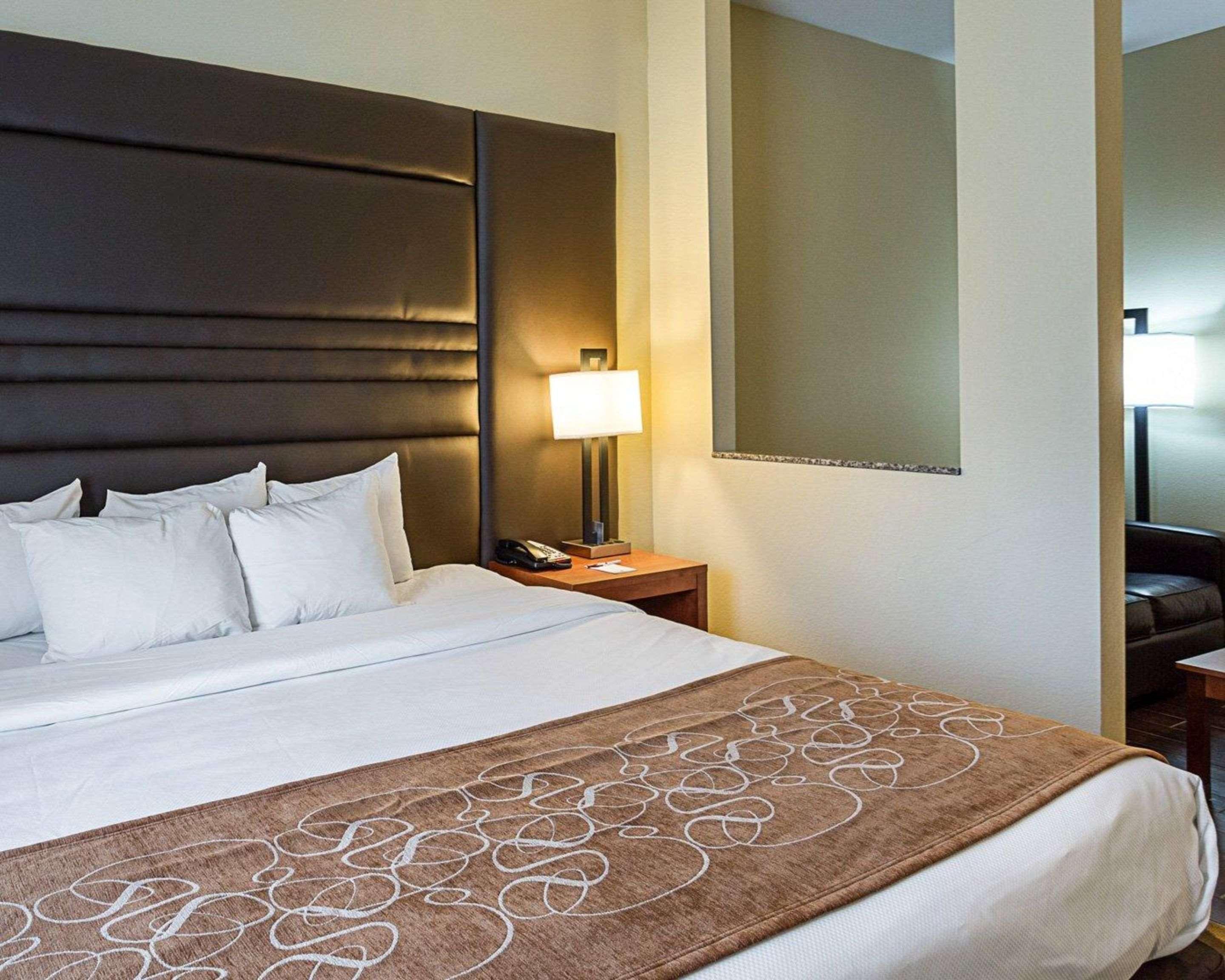 Comfort Suites Near Tanger Outlet Mall Gonzales Ngoại thất bức ảnh