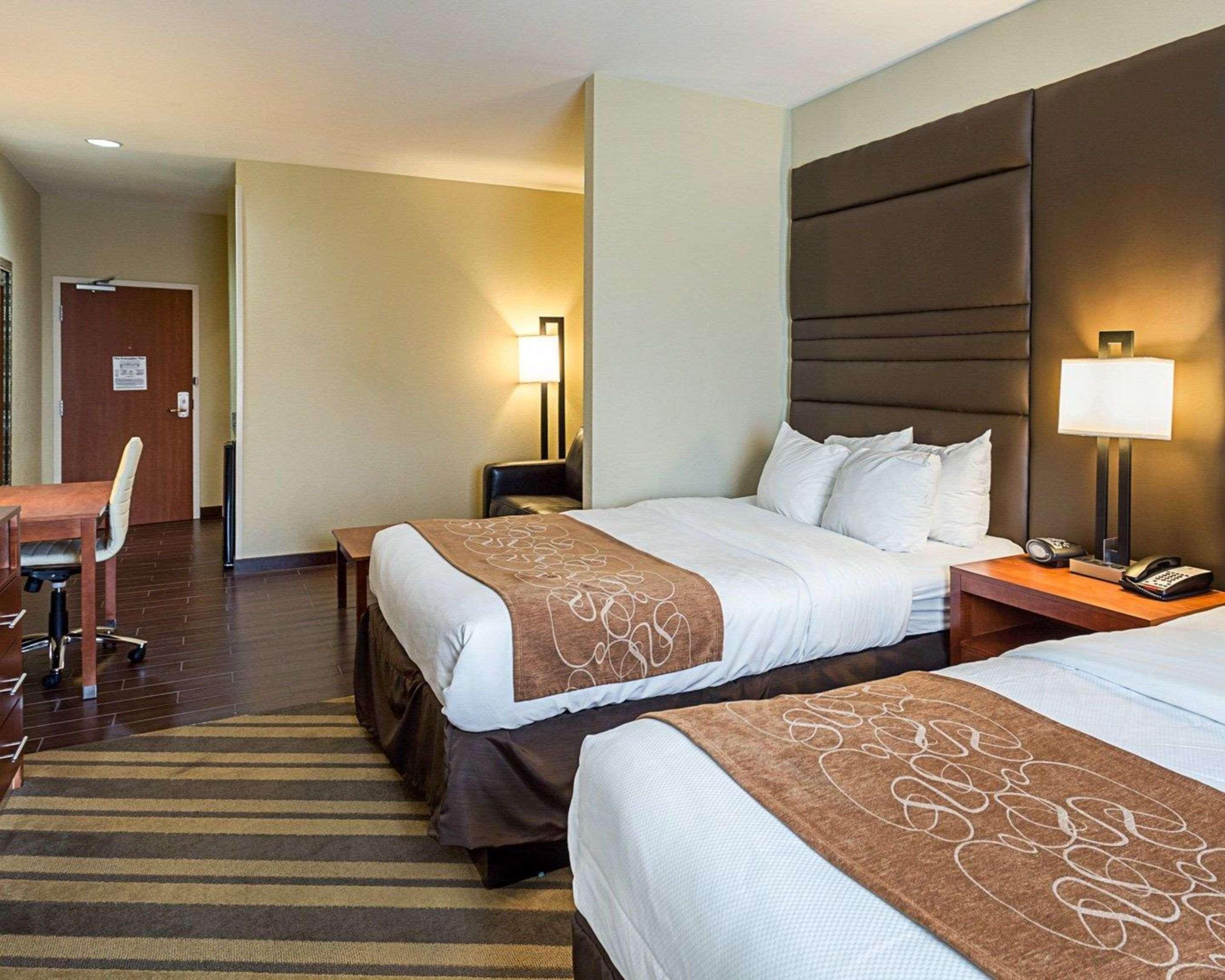 Comfort Suites Near Tanger Outlet Mall Gonzales Ngoại thất bức ảnh