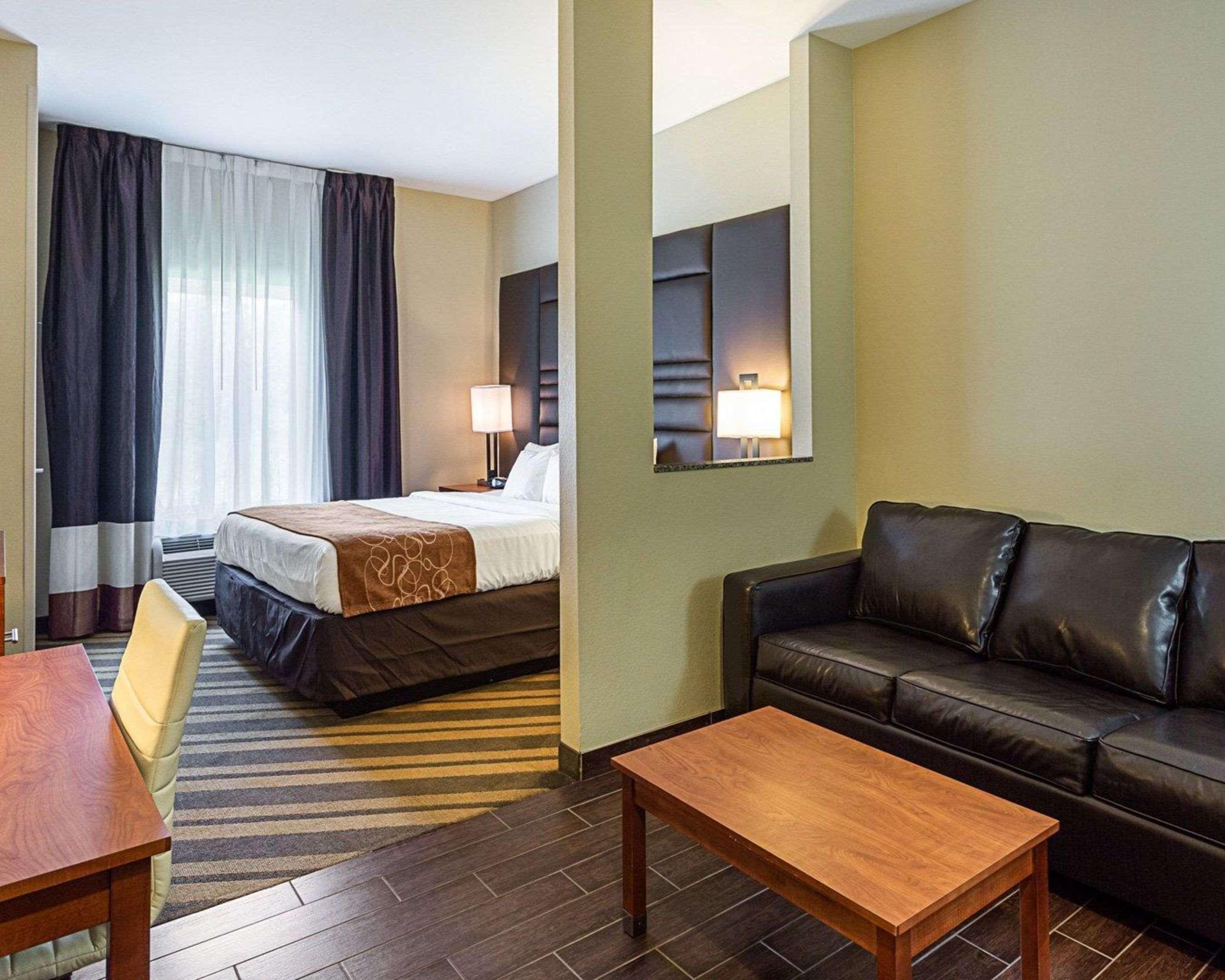 Comfort Suites Near Tanger Outlet Mall Gonzales Ngoại thất bức ảnh