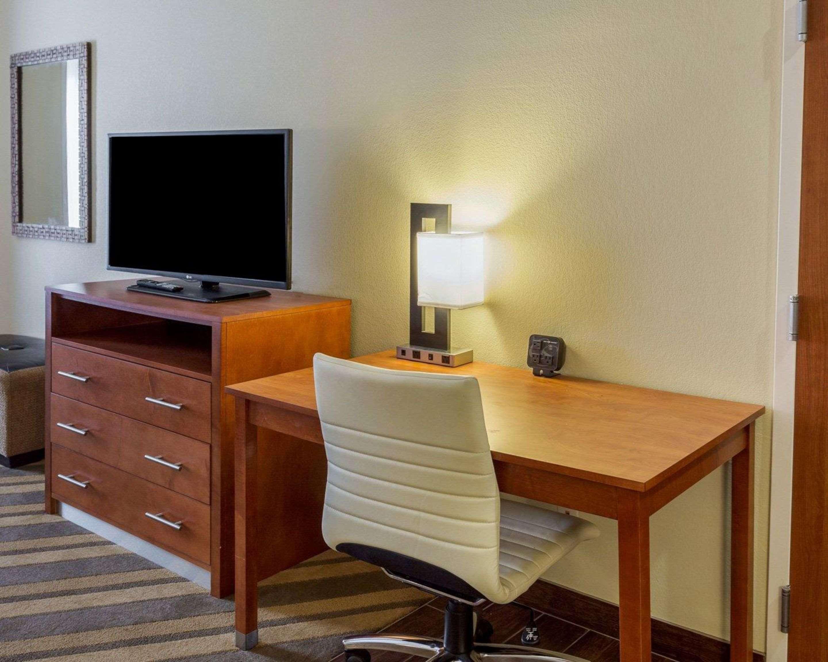 Comfort Suites Near Tanger Outlet Mall Gonzales Ngoại thất bức ảnh