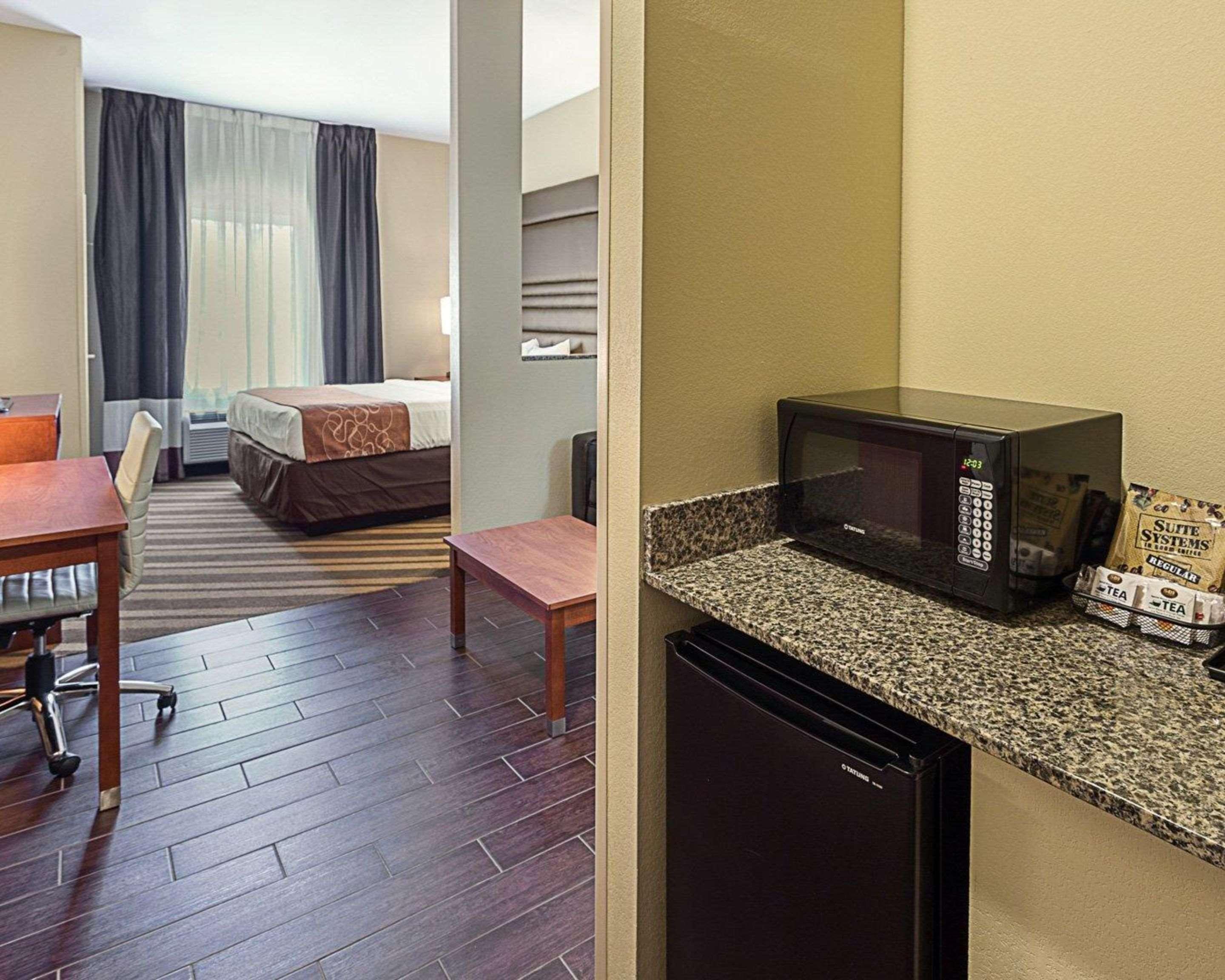 Comfort Suites Near Tanger Outlet Mall Gonzales Ngoại thất bức ảnh