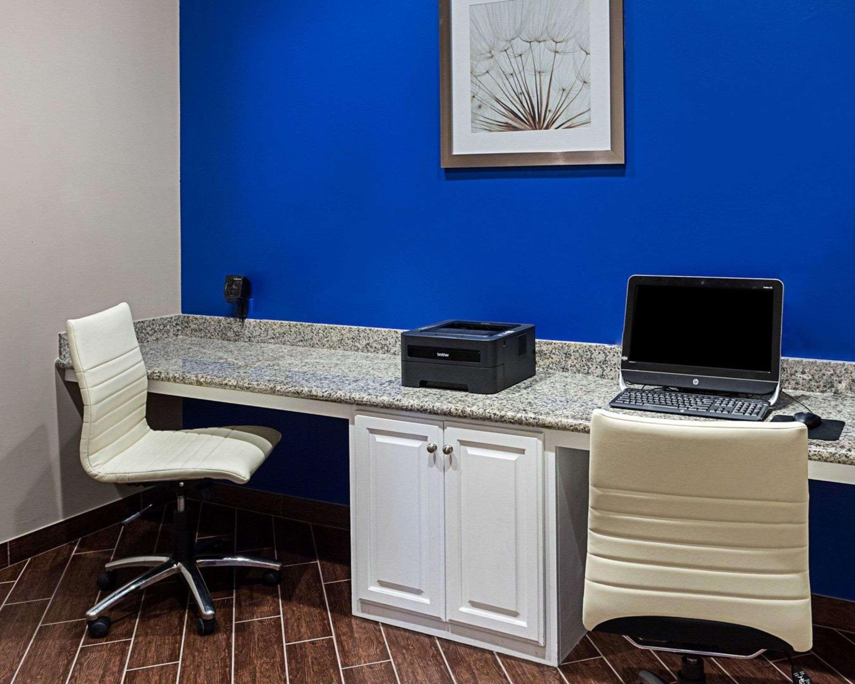 Comfort Suites Near Tanger Outlet Mall Gonzales Ngoại thất bức ảnh