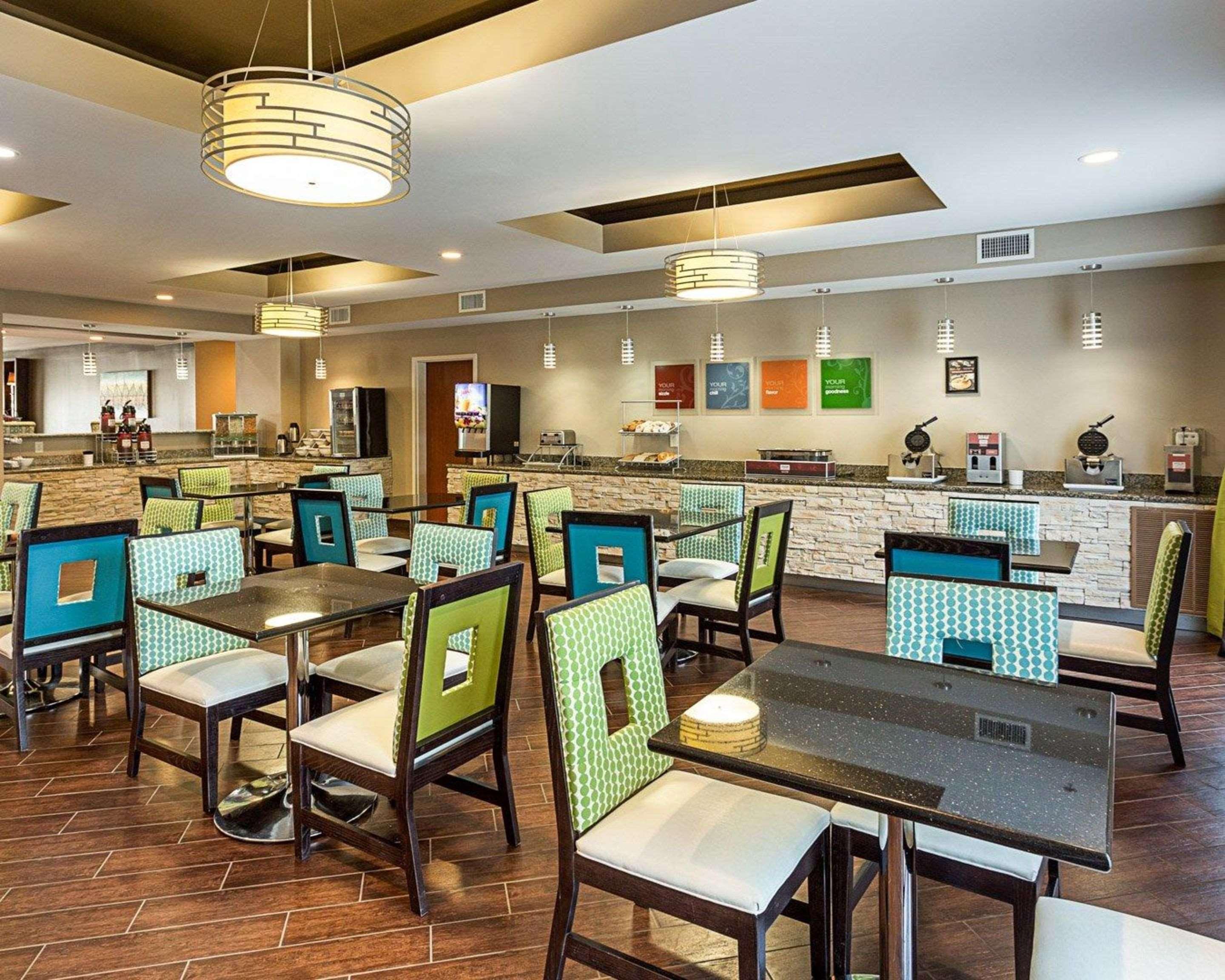 Comfort Suites Near Tanger Outlet Mall Gonzales Ngoại thất bức ảnh