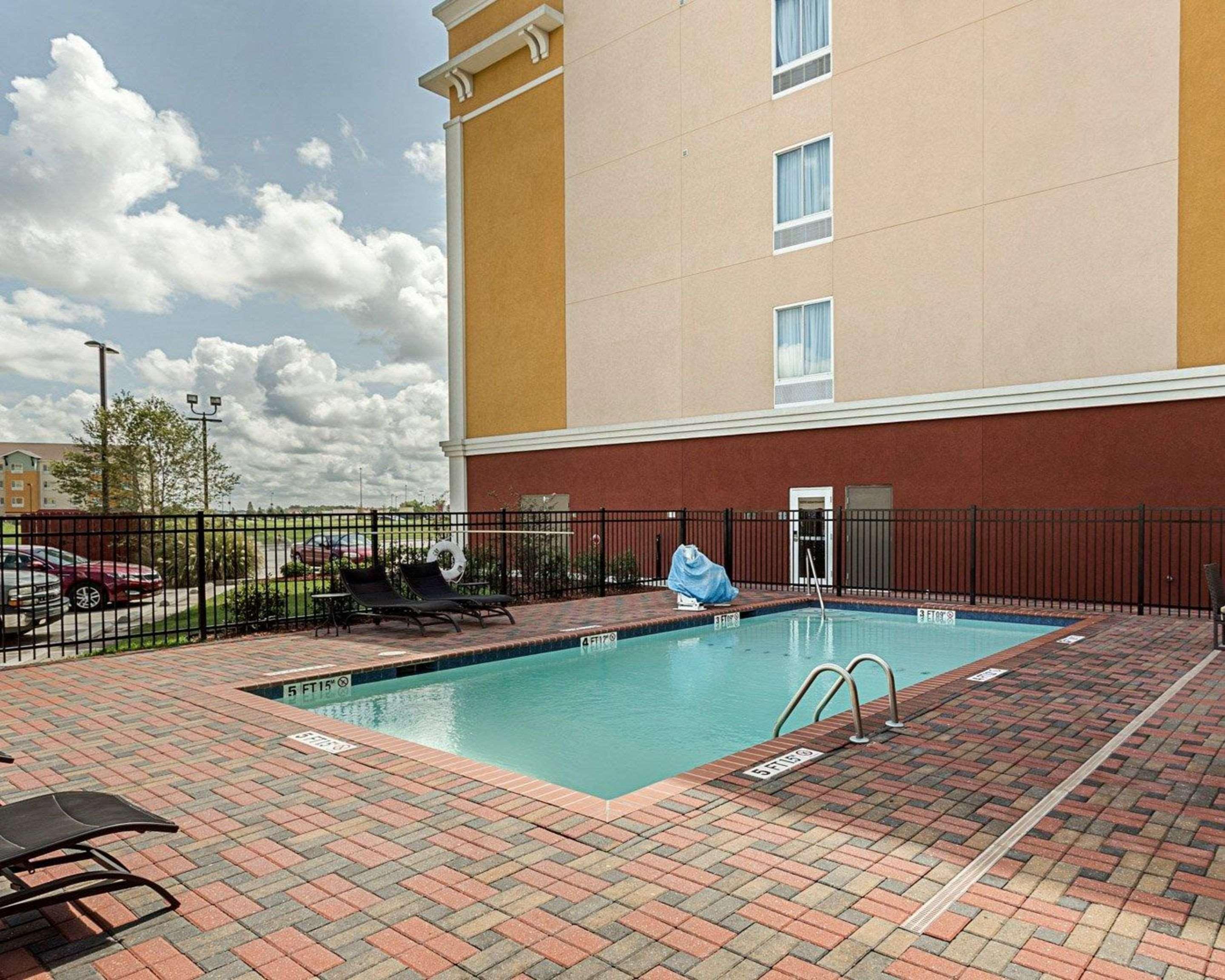Comfort Suites Near Tanger Outlet Mall Gonzales Ngoại thất bức ảnh